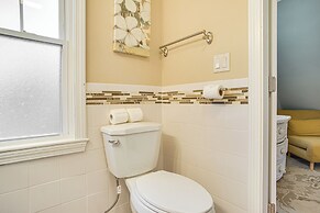 Harwich Port Beach House < Half-mi to Shore!