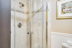 Harwich Port Beach House < Half-mi to Shore!