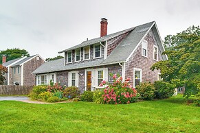 Harwich Port Beach House < Half-mi to Shore!