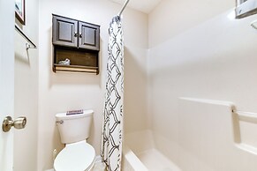 Little River Retreat w/ Pool Access: 5 Mi to Beach