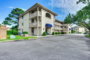 Little River Retreat w/ Pool Access: 5 Mi to Beach