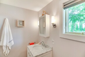 Coastal-modern Home < 3 Mi to Charlestown Beach!