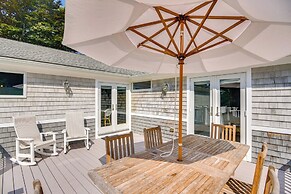 Coastal-modern Home < 3 Mi to Charlestown Beach!