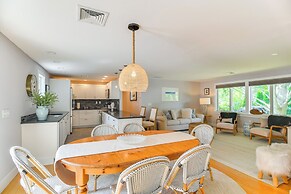 Coastal-modern Home < 3 Mi to Charlestown Beach!