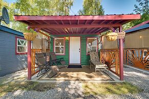 Riverfront Resort Cabin ~ 21 Mi to Crater Lake!