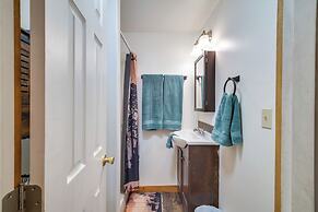 Riverfront Resort Cabin ~ 21 Mi to Crater Lake!