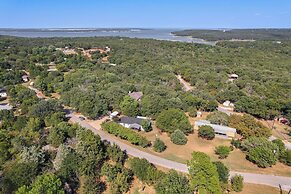 Upscale Lake Texoma Vacation Home: 1 Mi to Marina!