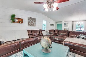 Upscale Lake Texoma Vacation Home: 1 Mi to Marina!