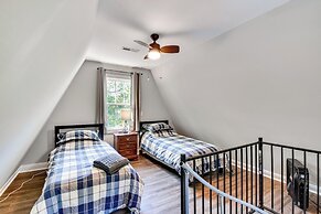 A-frame Anderson Cabin: Half Mi to Lake Hartwell!