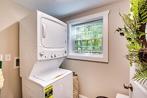 A-frame Anderson Cabin: Half Mi to Lake Hartwell!