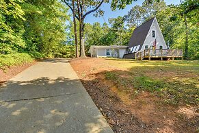 A-frame Anderson Cabin: Half Mi to Lake Hartwell!