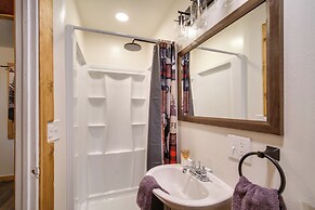 Resort Cabin on the River ~ 21 Mi to Crater Lake!