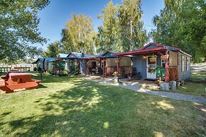 Resort Cabin on the River ~ 21 Mi to Crater Lake!