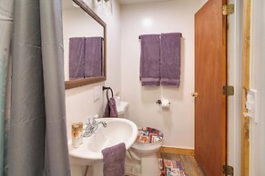 Resort Cabin on the River ~ 21 Mi to Crater Lake!