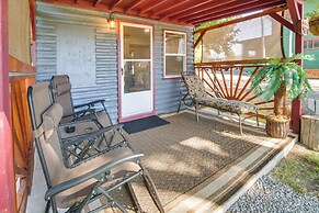 Resort Cabin on the River ~ 21 Mi to Crater Lake!