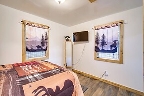 Resort Cabin on the River ~ 21 Mi to Crater Lake!