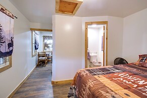 Resort Cabin on the River ~ 21 Mi to Crater Lake!