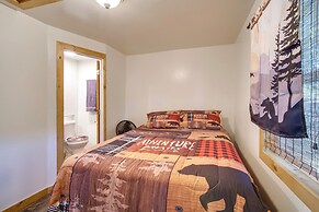 Resort Cabin on the River ~ 21 Mi to Crater Lake!