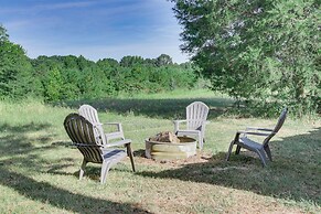 A-frame Home ~ 6 Mi to Tennessee River!