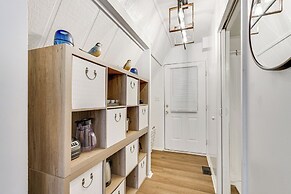 A-frame Home ~ 6 Mi to Tennessee River!