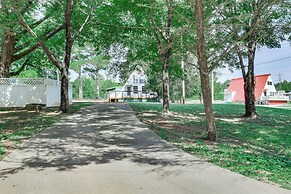 A-frame Home ~ 6 Mi to Tennessee River!