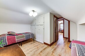 Secluded Crown Point Haven Near Golfing & Parks!
