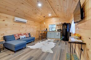 Stout Cabin w/ Fire Pit: 1 Mi to Ohio River!