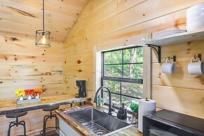 Stout Cabin w/ Fire Pit: 1 Mi to Ohio River!