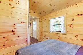 Stout Cabin w/ Fire Pit: 1 Mi to Ohio River!