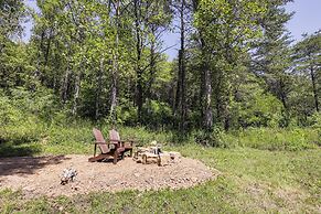 Stout Cabin w/ Fire Pit: 1 Mi to Ohio River!