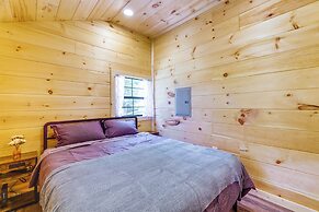 Stout Cabin w/ Fire Pit: 1 Mi to Ohio River!