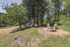 Stout Cabin w/ Fire Pit: 1 Mi to Ohio River!