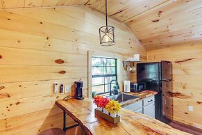 Stout Cabin w/ Fire Pit: 1 Mi to Ohio River!