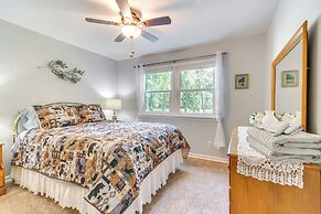 Near Trails + Wineries: Victor Getaway w/ Fire Pit