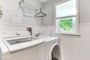 Near Trails + Wineries: Victor Getaway w/ Fire Pit