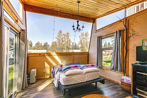Delta Junction Retreat w/ Northern Lights Cabin!