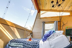 Delta Junction Retreat w/ Northern Lights Cabin!