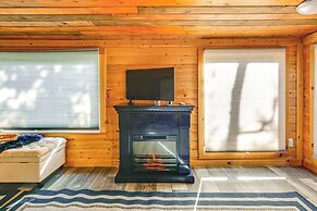 Delta Junction Retreat w/ Northern Lights Cabin!