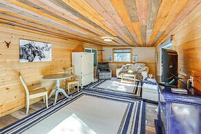 Delta Junction Retreat w/ Northern Lights Cabin!