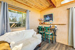 Delta Junction Retreat w/ Northern Lights Cabin!