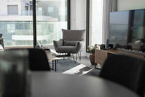 Stunning Sea View 4 BR Apt