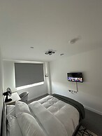 Skyview Elegance Luxury Top-floor Retreat