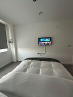 Skyview Elegance Luxury Top-floor Retreat