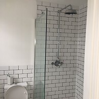 Shepherds Bush London Retreat