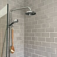 Shepherds Bush London Retreat