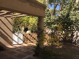 Dark Green House en Chacras de Coria