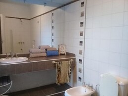 Dark Green House en Chacras de Coria