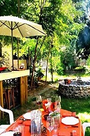 Dark Green House en Chacras de Coria