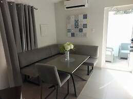 Amazing 2BR Suite w Pool Patio 5 min Dr2 Palmbeach