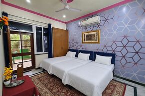 Anukampa paying guest house